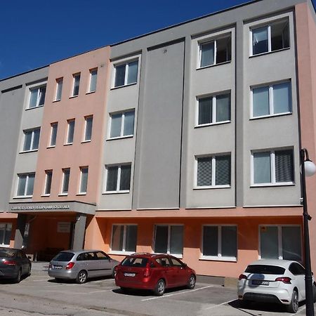 Apartmany Alzuz Ruzomberok Eksteriør bilde